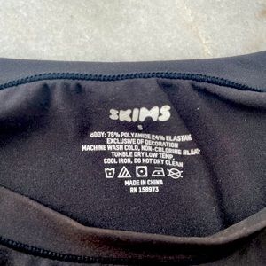 Skims SKIMS long sleeve stretchy shirt